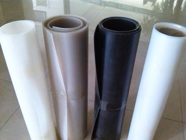 防滲膜和塑料膜哪個更適合養殖場使用呢